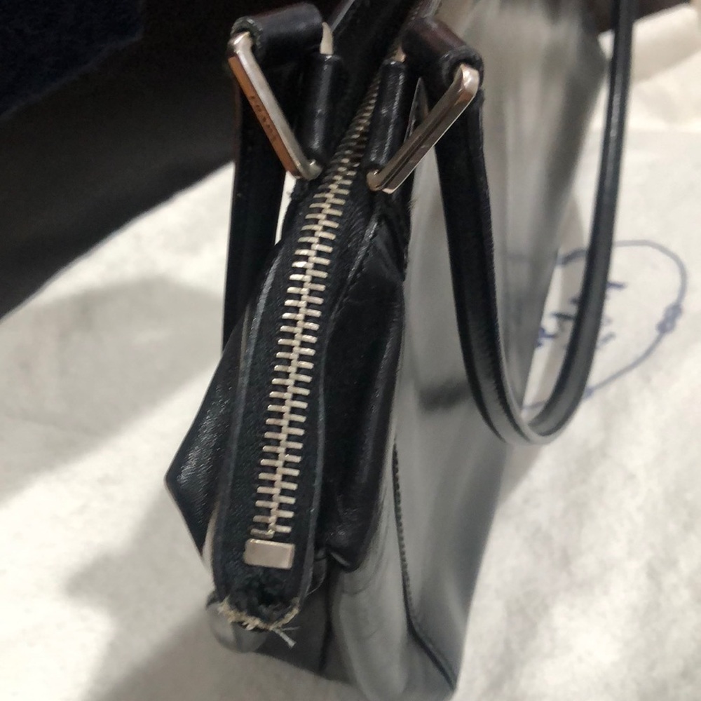 Prada leather handbag - Picture 6 of 11
